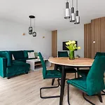 Uroczy ,,Bursztynowy ,, Apartament Blisko Plazy , Parking W Cenie